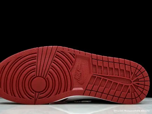 Official Maikesneakers 